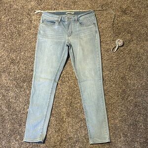Size 10/30 Levi’s Light Blue Women's Jeans NWOT